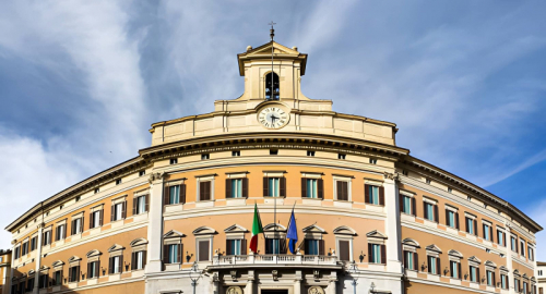 L'anomalia del potere: media, politica e giustizia nel cuore del sistema italiano